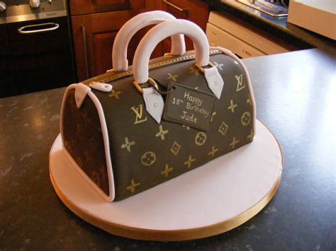 louis vuitton bags cakes